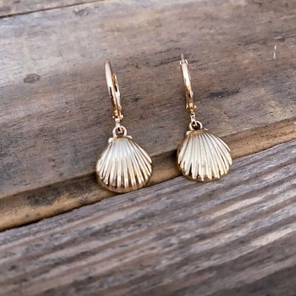 Rose Gold Sea Shell Charm Huggie Hoop Earrings Nautical Coastal Beach - Picture 3 of 3